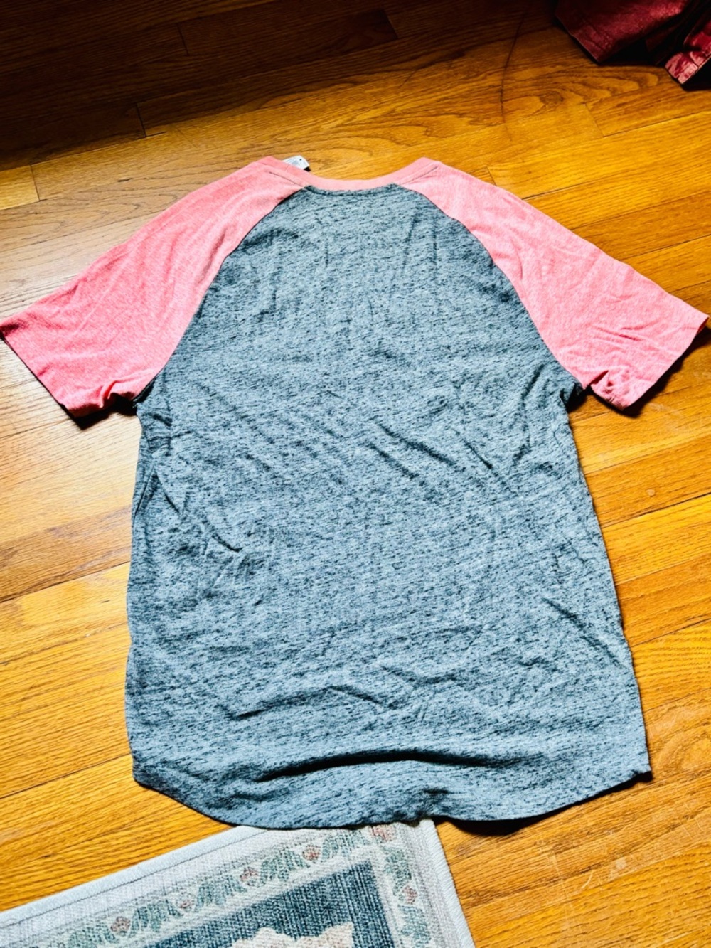 NWT Sz M Old Navy Soft Wash Gray Raglan Tee with Pink Sleeves - Picture 8 of 8